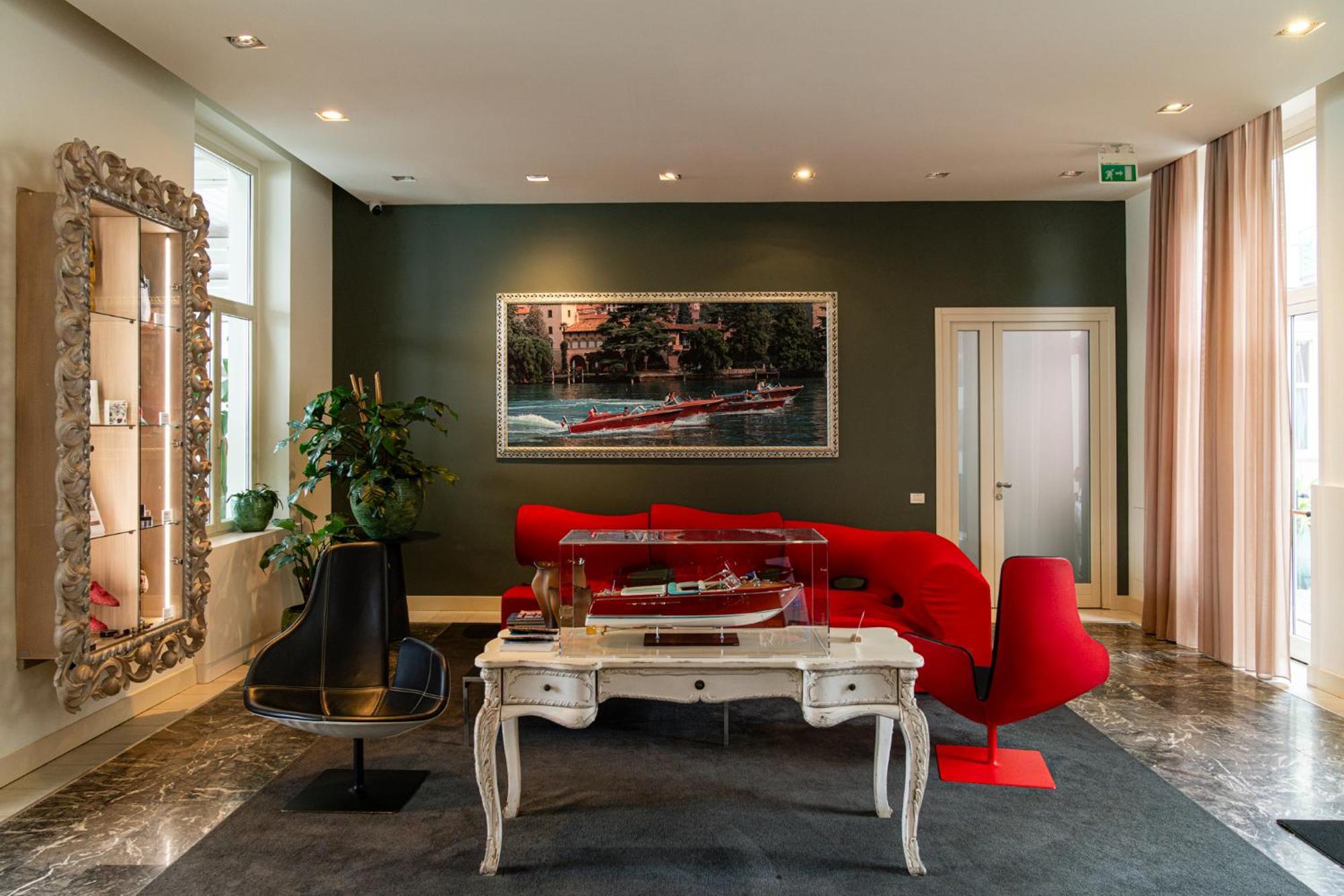 Araba Fenice Hotel Iseo Bagian luar foto