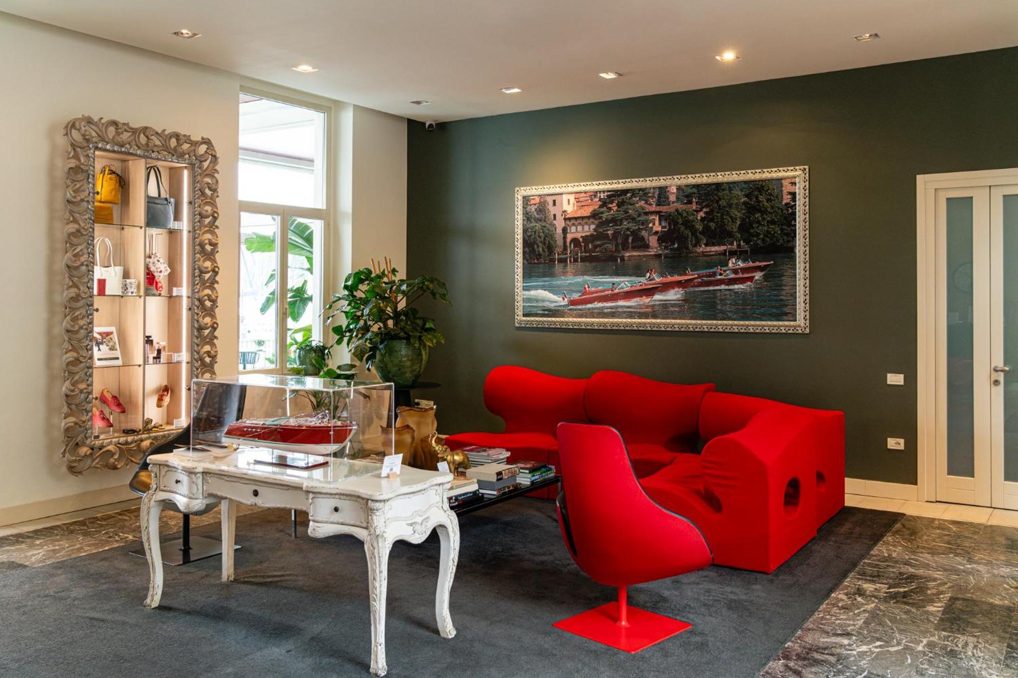 Araba Fenice Hotel Iseo Bagian luar foto