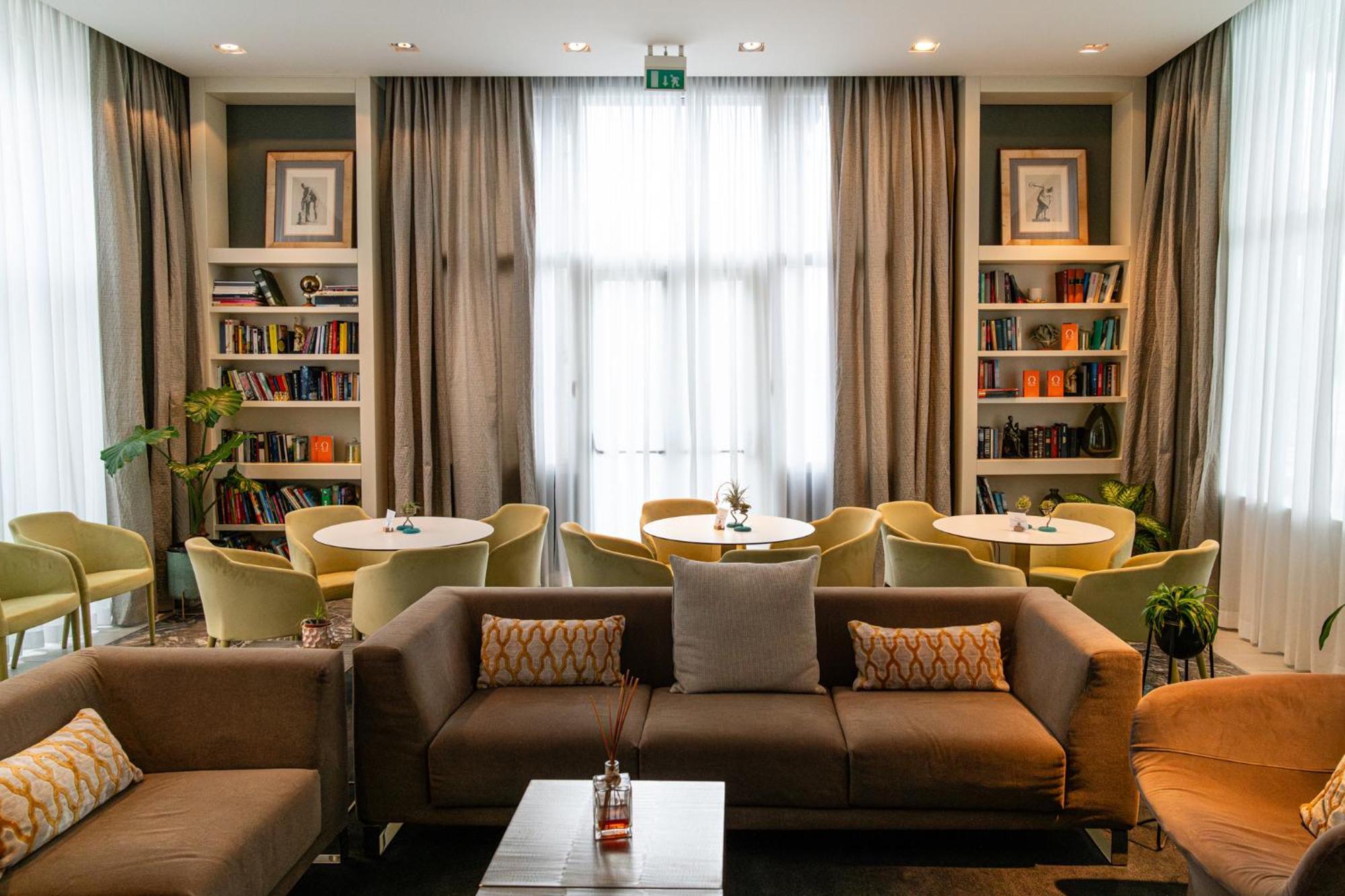 Araba Fenice Hotel Iseo Bagian luar foto