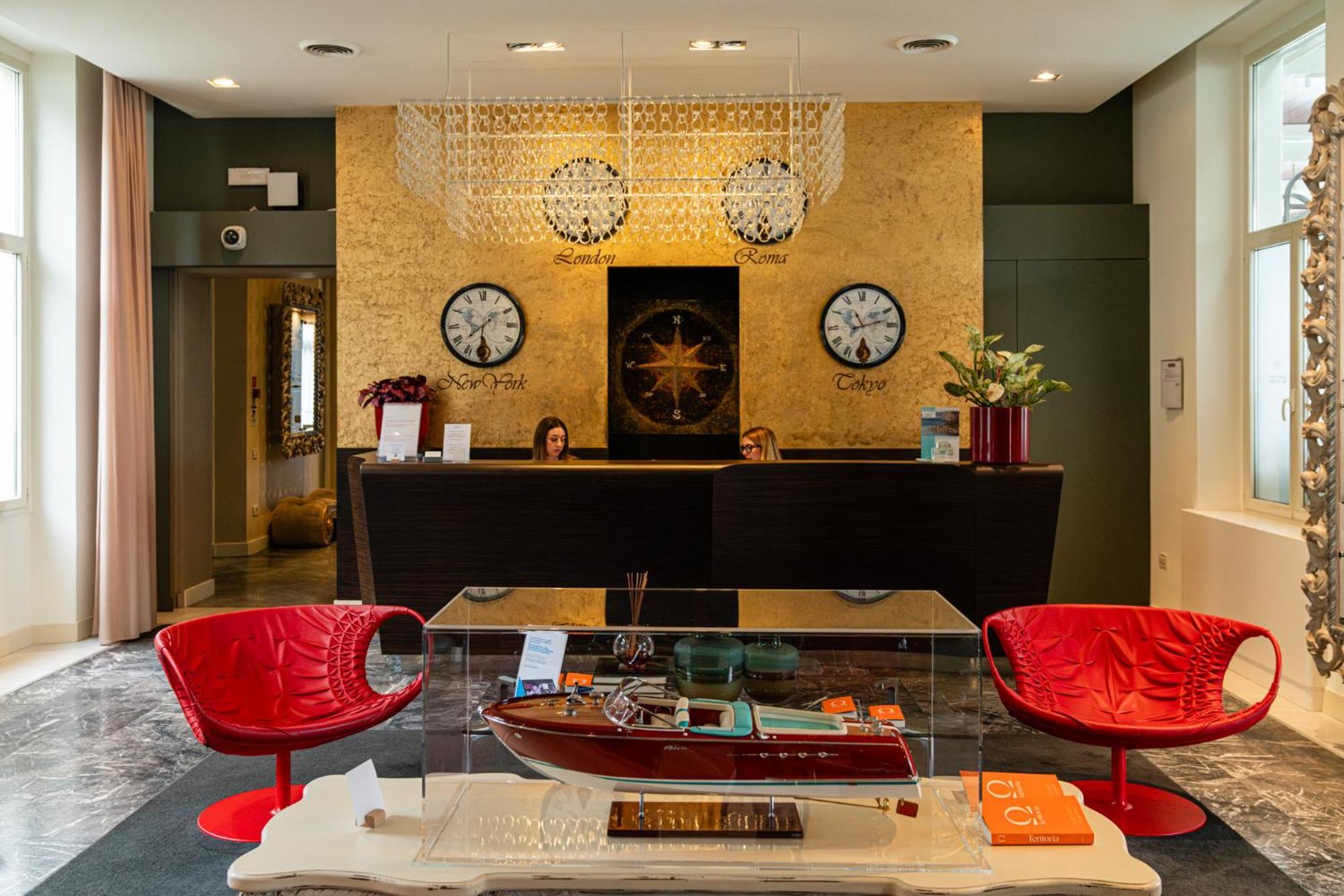 Araba Fenice Hotel Iseo Bagian luar foto
