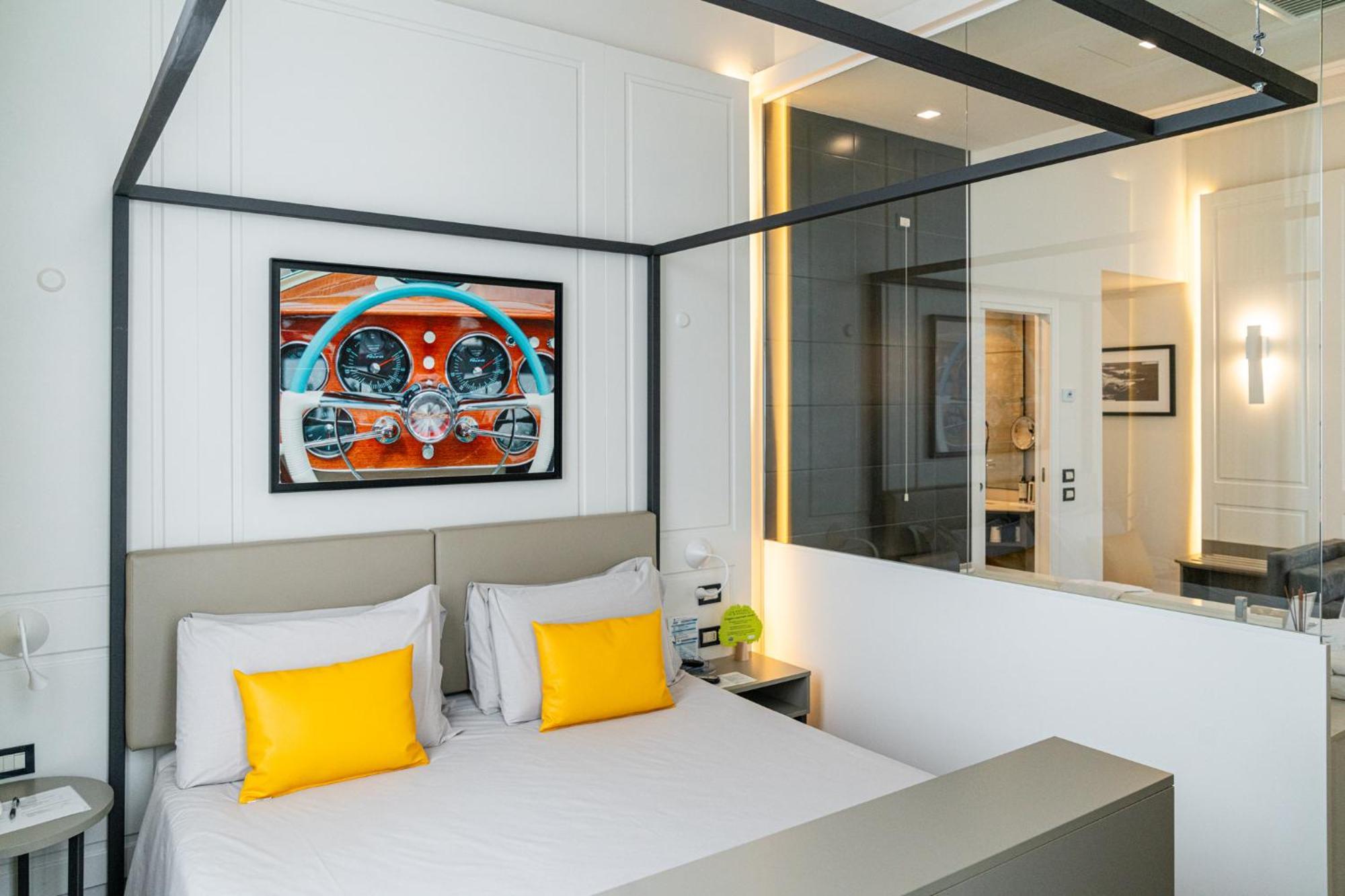 Araba Fenice Hotel Iseo Bagian luar foto