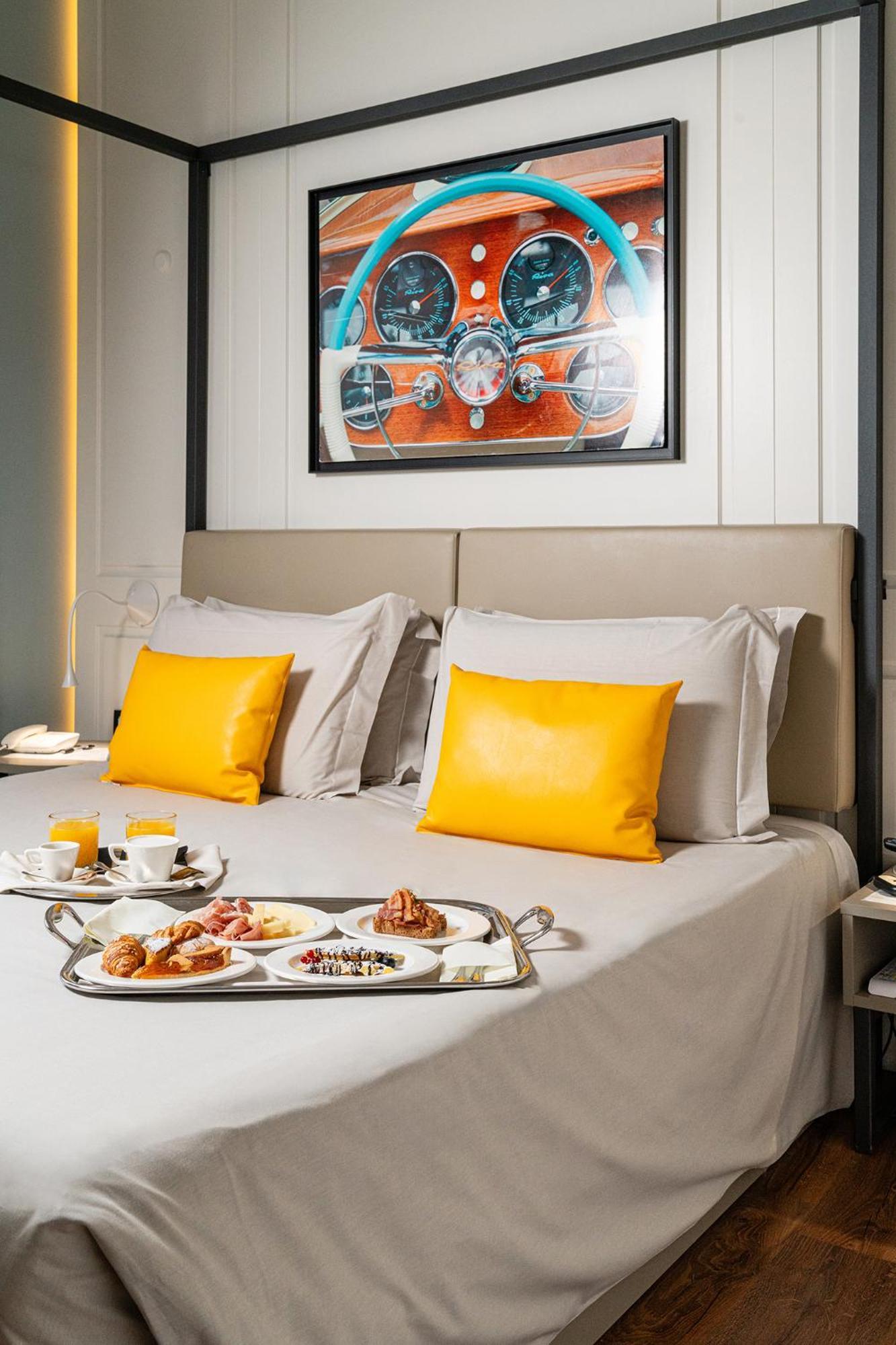 Araba Fenice Hotel Iseo Bagian luar foto